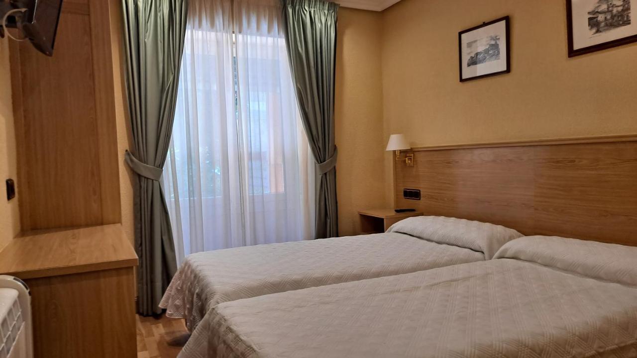 Pension La Concha Сан-Себастьян Екстер'єр фото