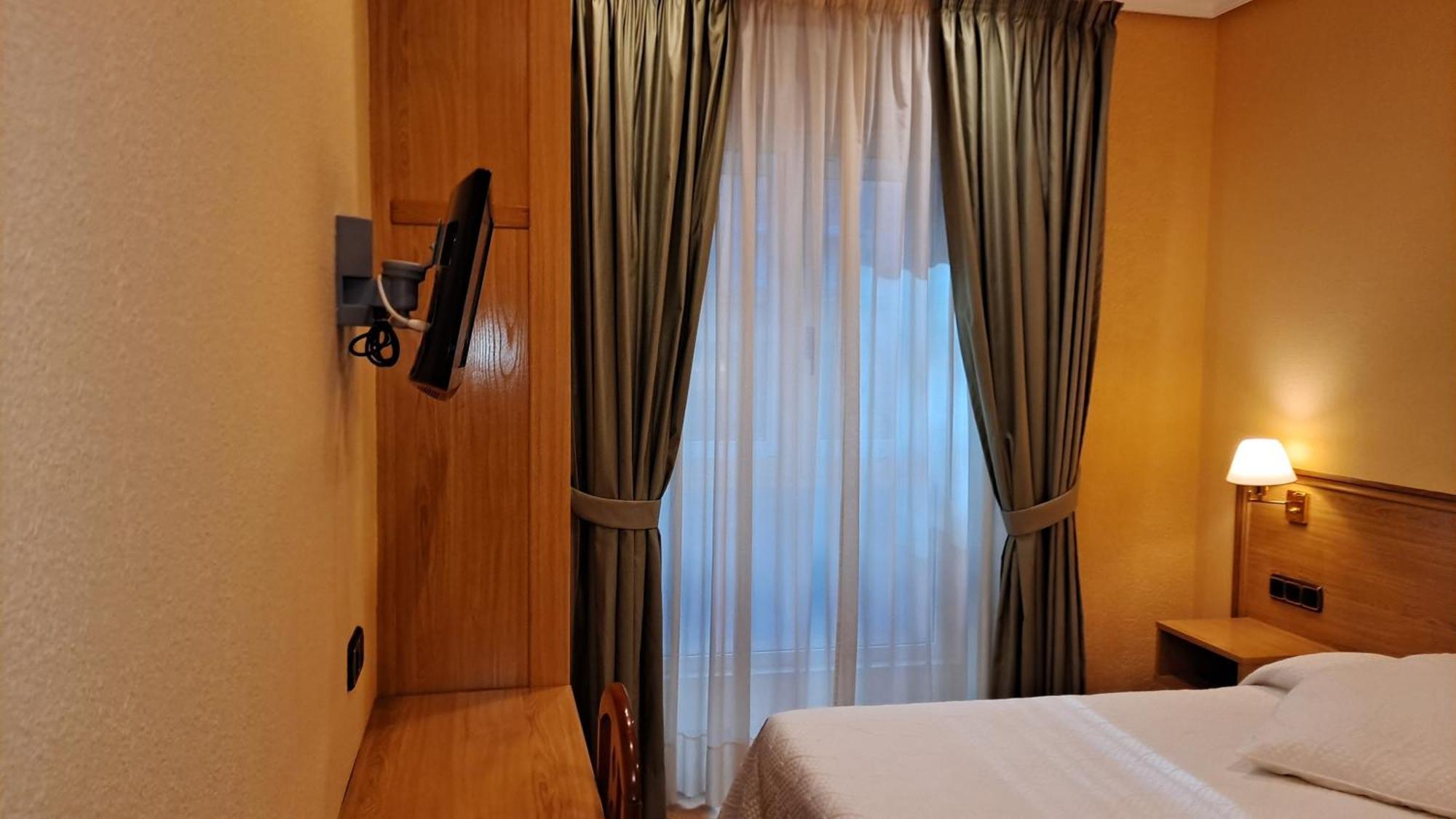 Pension La Concha Сан-Себастьян Екстер'єр фото