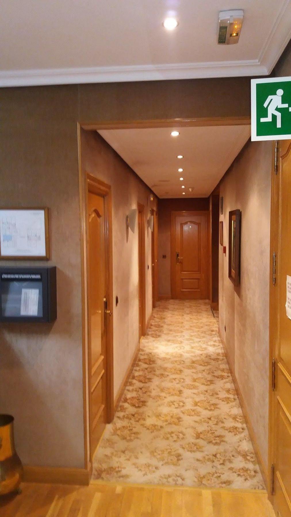 Pension La Concha Сан-Себастьян Екстер'єр фото
